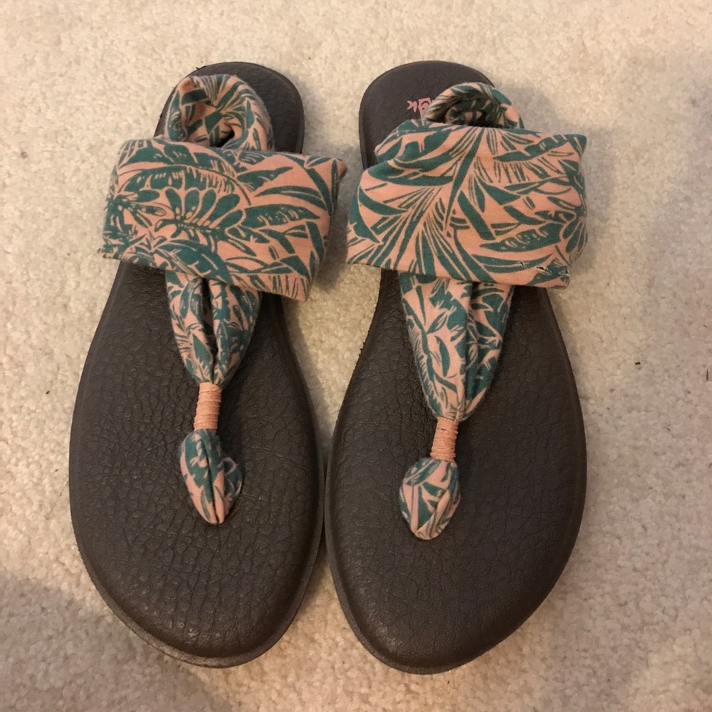 Limited print tropical Sanuks