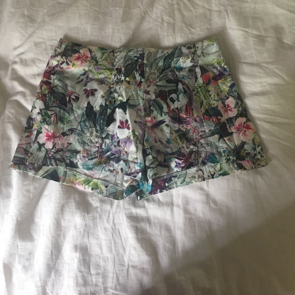 Zara Basic Floral Shorts