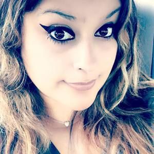 Meet your Posher, Desiree