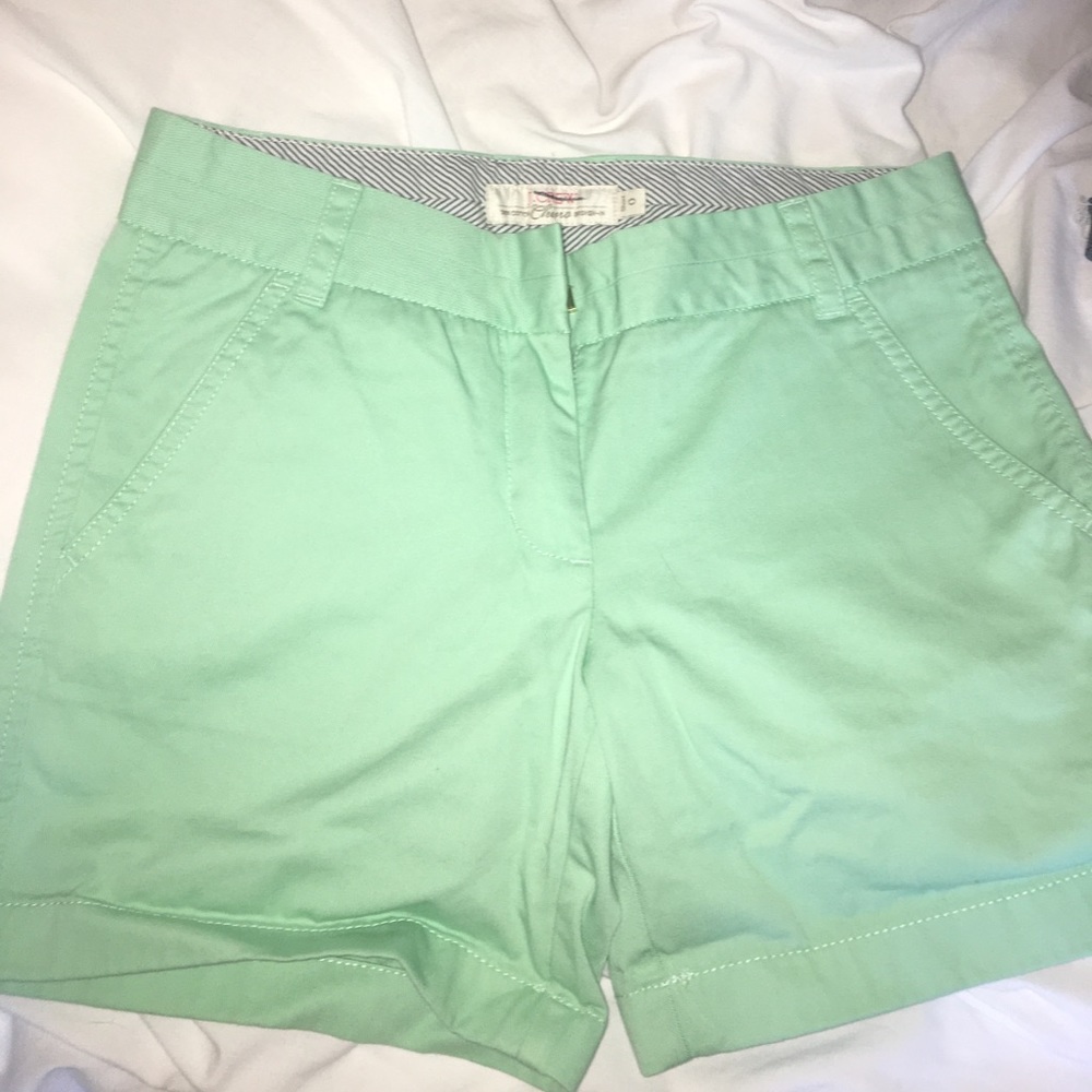 Super cute Chino shorts!