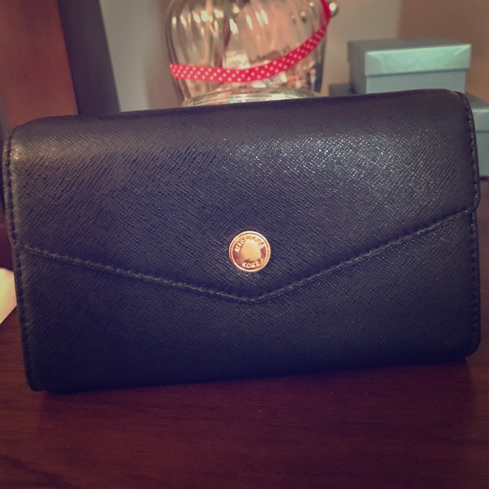 Michael Kors cell phone wallet