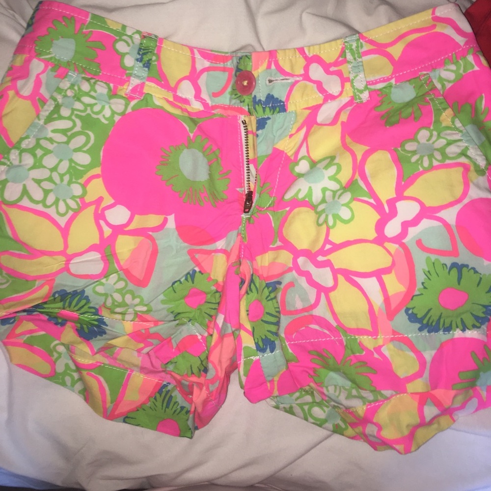 Vibrant Lilly shorts!
