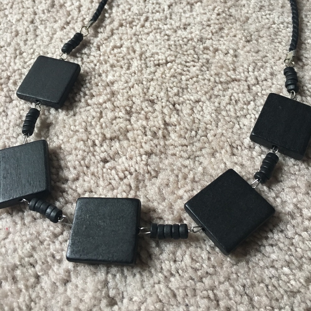 NECKLACE - Picture 2 of 2