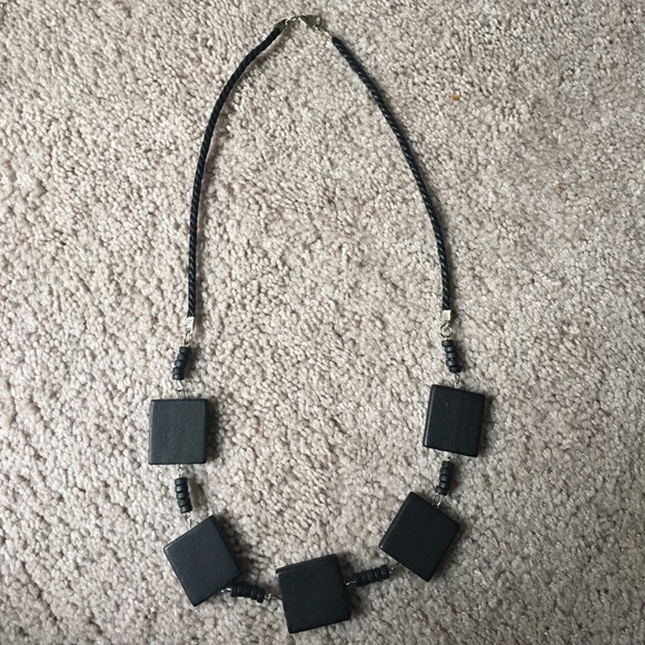 NECKLACE - Picture 1 of 2