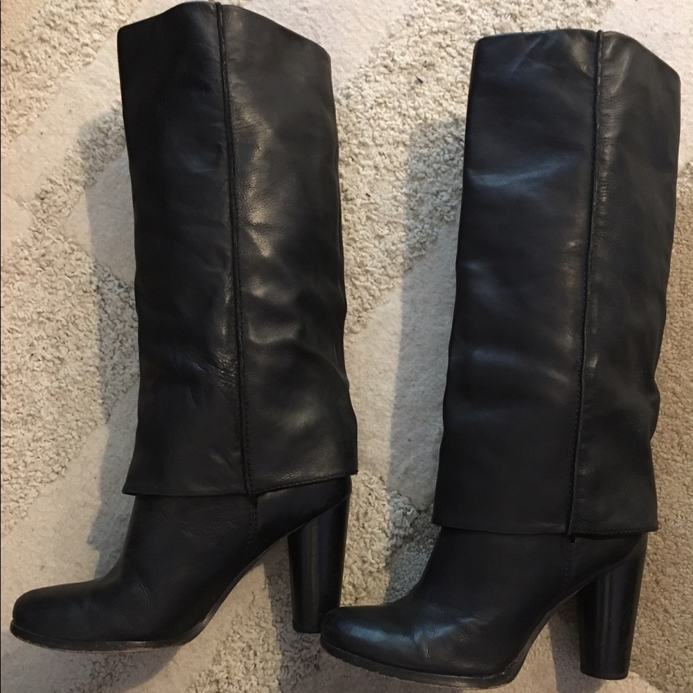 Modern Vintage Rosegold black leather boots