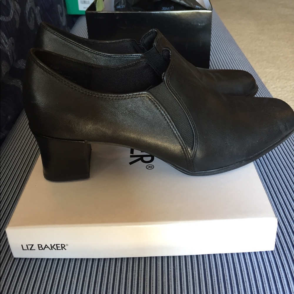 Black Liz baker work shoes comfy