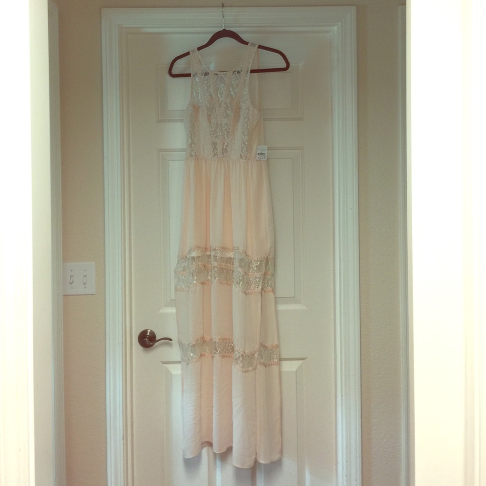 NWT Blush floor length dress, XS, lace detail