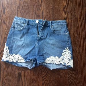 BDG High Rise Erin Shorts size 26w