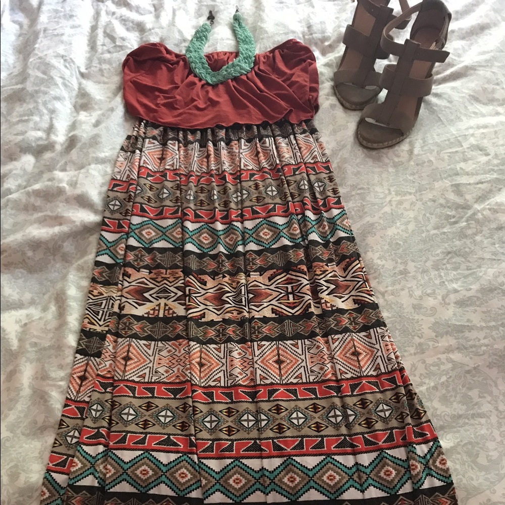 Cute sleeveless printed maxi dress