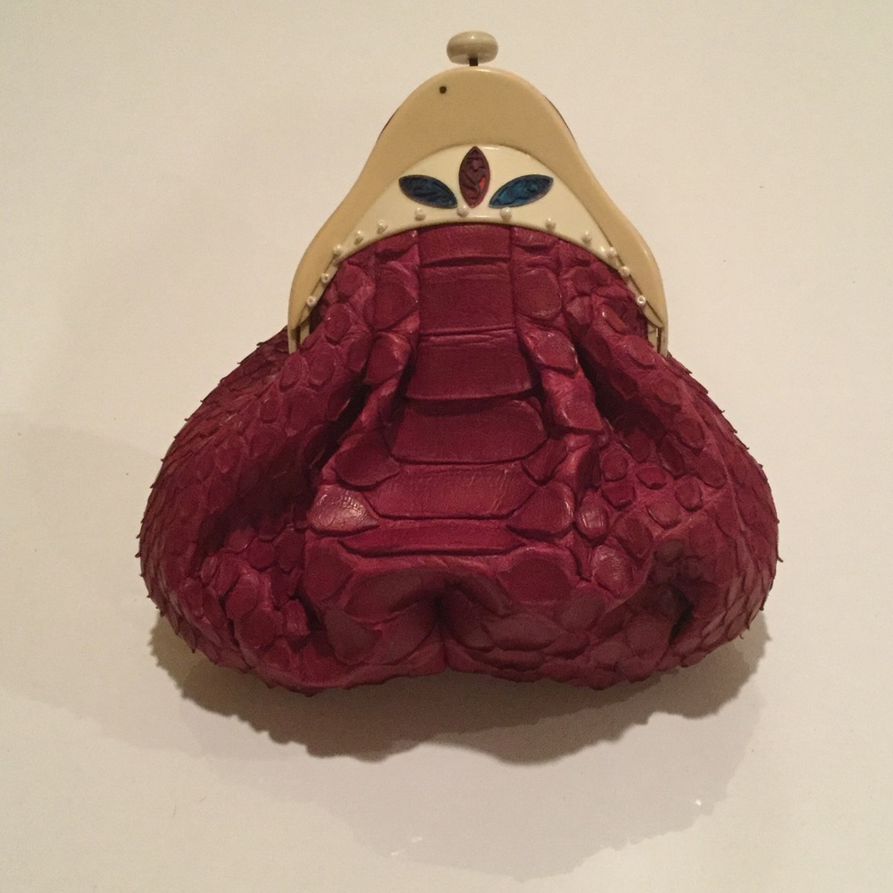 Crocodile vintage bag with genuine Bakelite frame