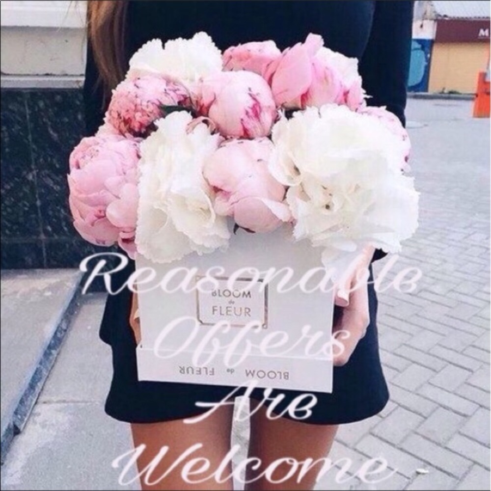 Always accepting reasonable offers! 😊🌺💕