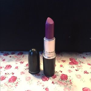 MAC Heroine Lipstick