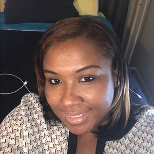 Meet your Posher, Elesha