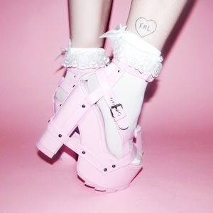 YRU NightCall Platforms