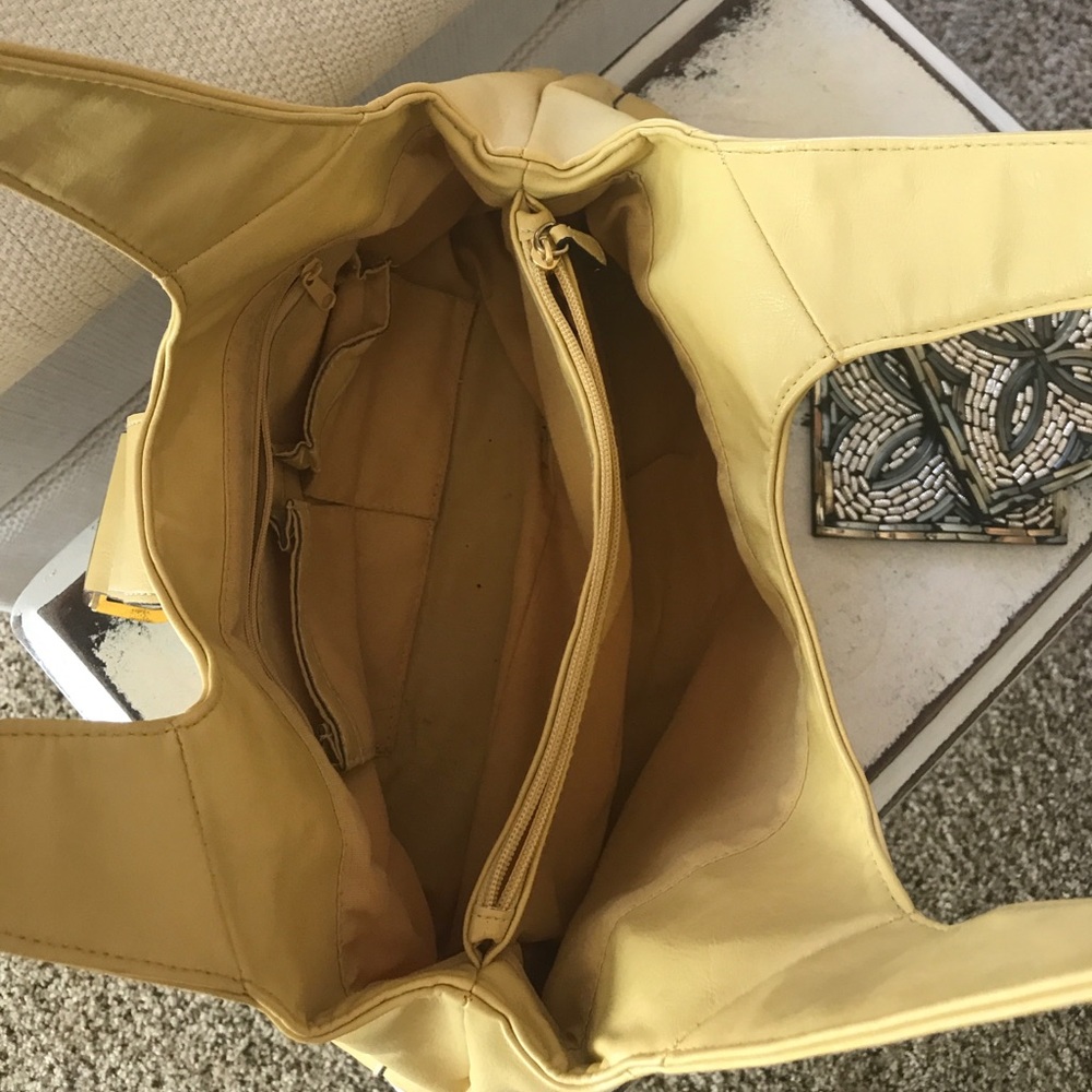 Purse - Picture 3 of 4