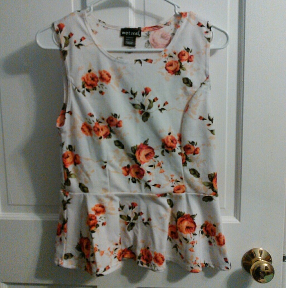 Rose Peplum Top - Picture 2 of 6