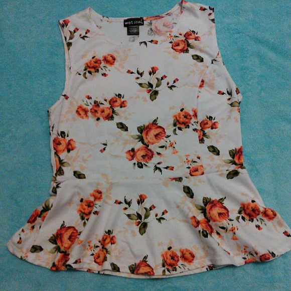 Rose Peplum Top - Picture 5 of 6