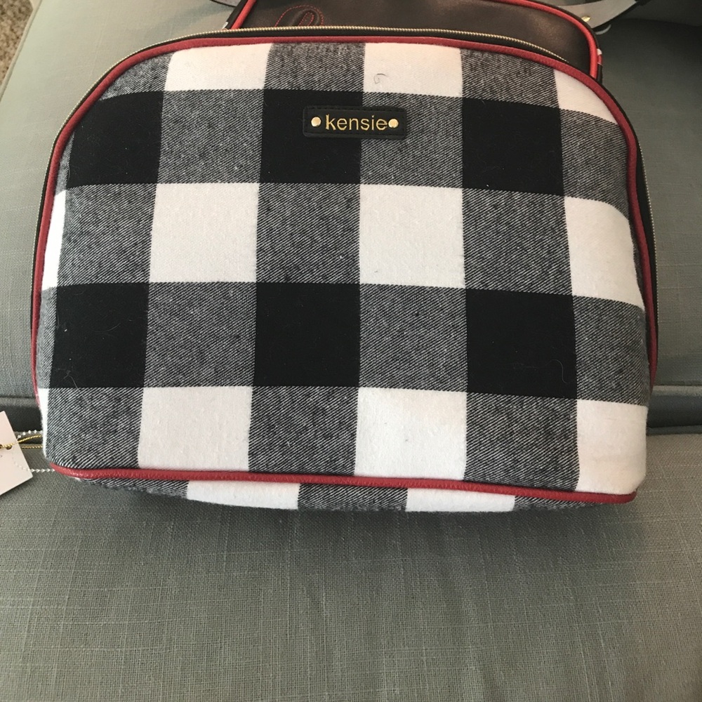 Travel toiletry/makeup bag