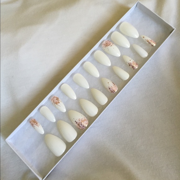 Hand Painted White Almond Press on Nails - Picture 1 of 3