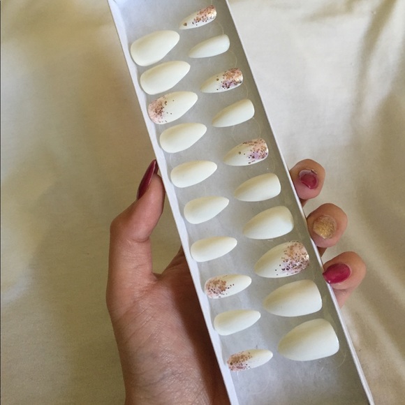 Hand Painted White Almond Press on Nails - Picture 3 of 3