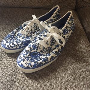 Floral keds