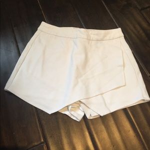 White envelope skort