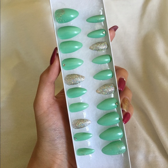 Hand painted teal silver glitter press on nails - Picture 3 of 3