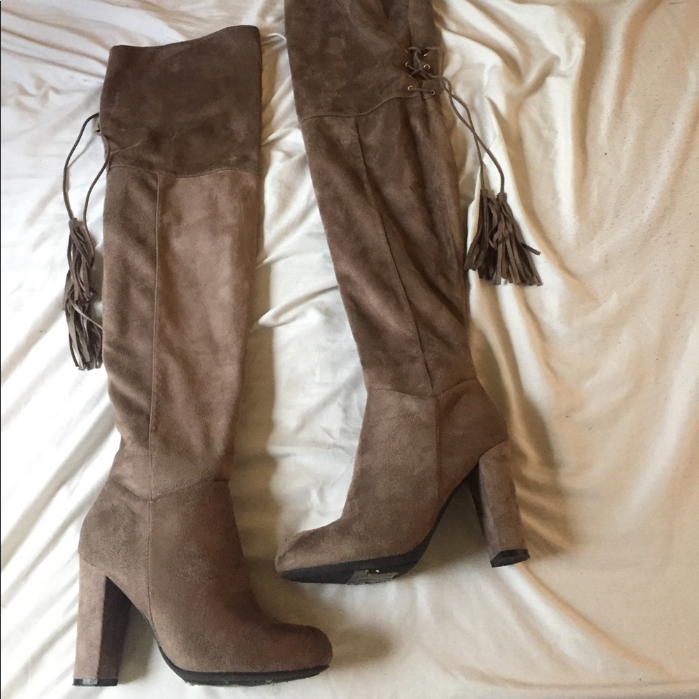 💗Thigh High Boots👢😍 (never worn)