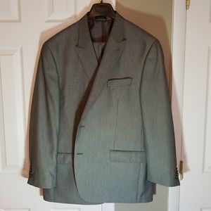 Sean Jean Black Grey Suit 48R