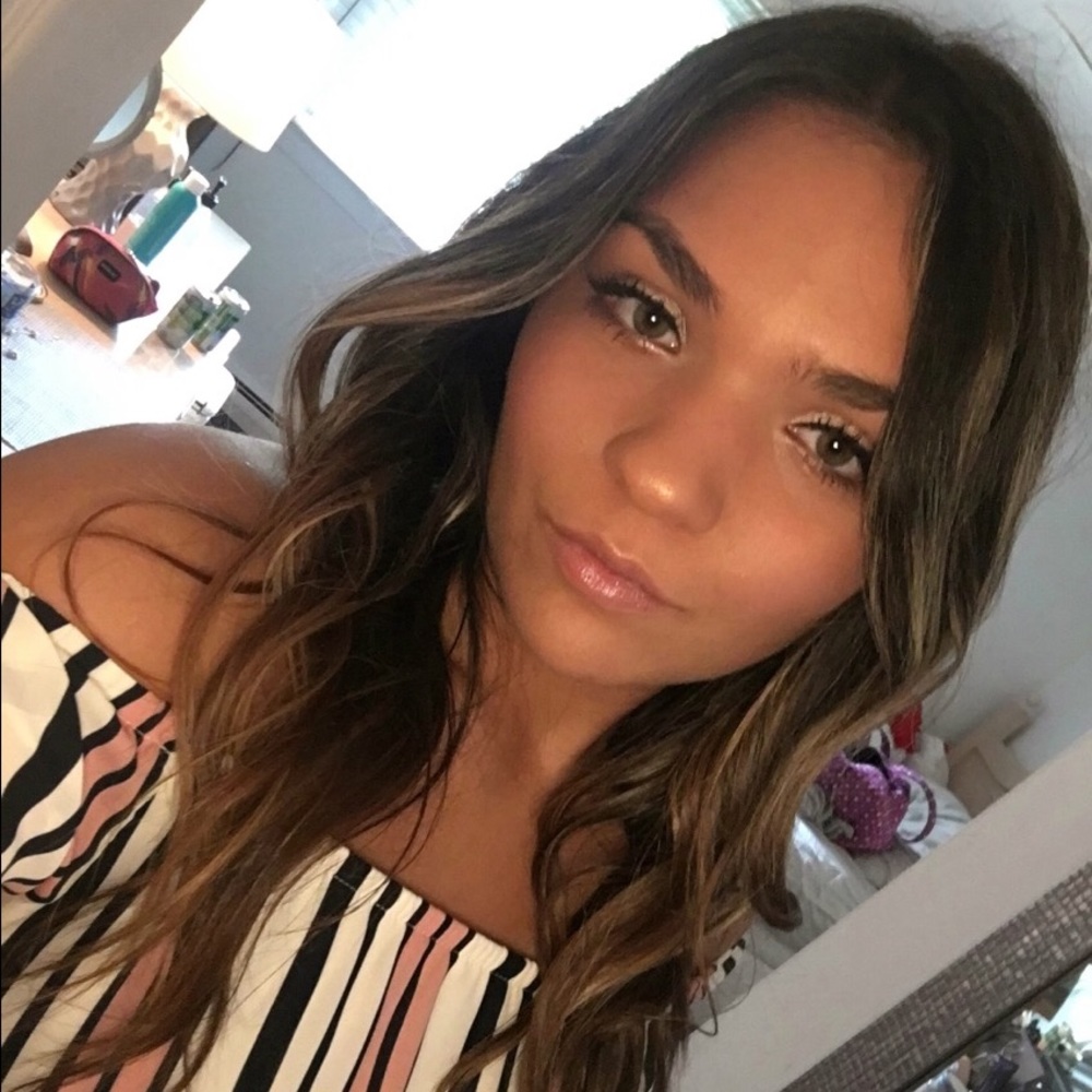 Meet your Posher, Casey