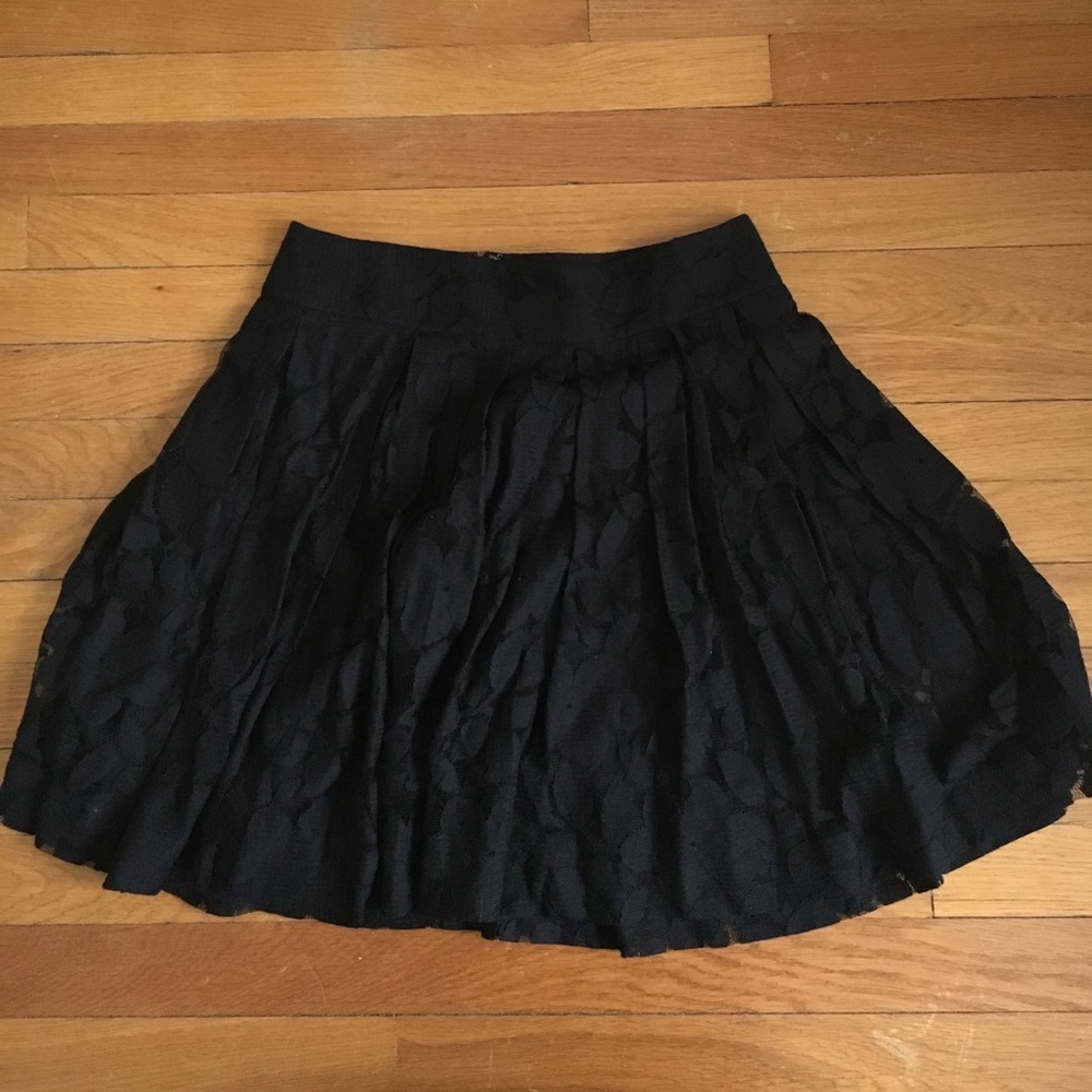 LOFT Black lace a-line skirt 🔹