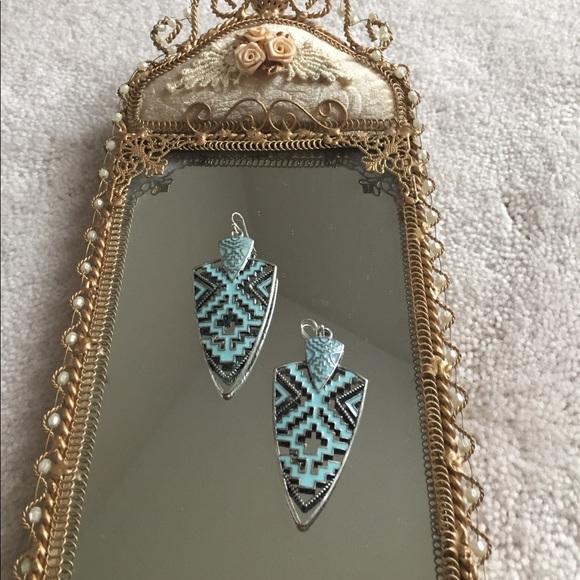 Arrowhead Silver Earrings - Picture 3 of 4