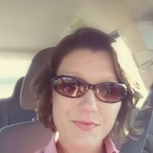 Meet your Posher, Carrie