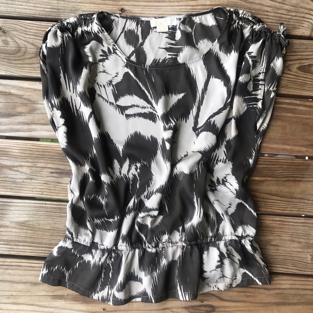 2x Michael Kors top