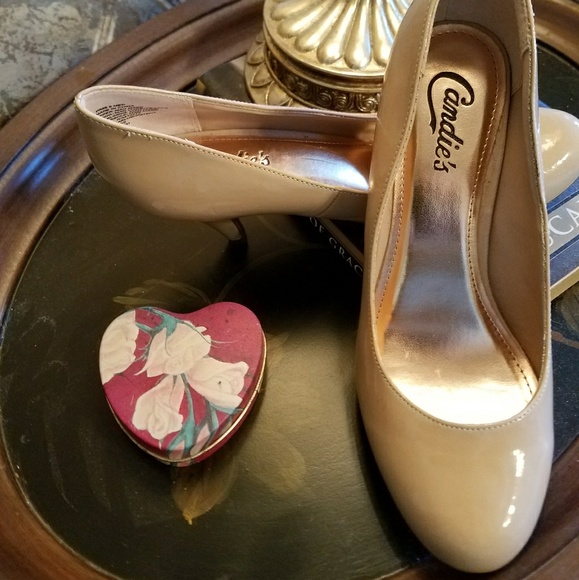 Candie's Shoes - Beige Patten Heels NWOT
