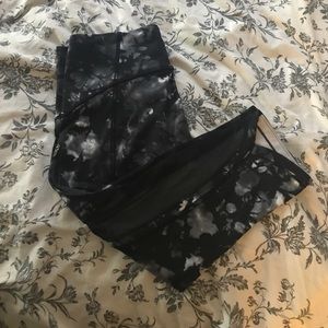 Floral Capri tight with mesh panels