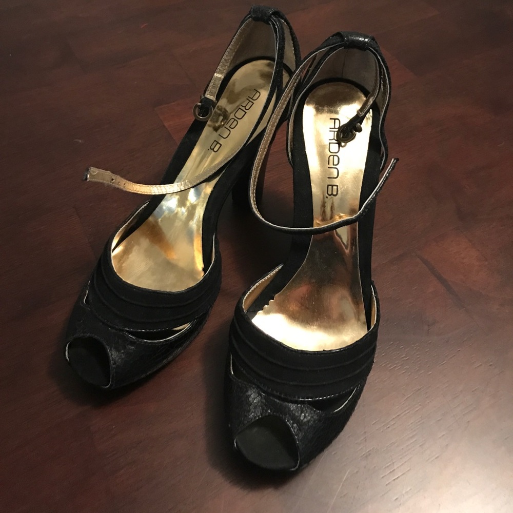 Arden B. Peep toe heels