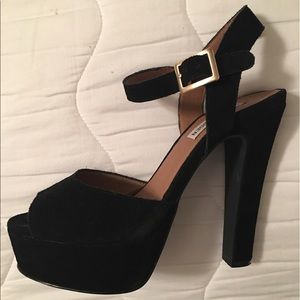 Steve Madden Dynemite Black Suede Heels