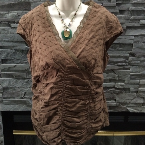 🦃 DONATED Bandolino cap sleeve blouse - Picture 2 of 5