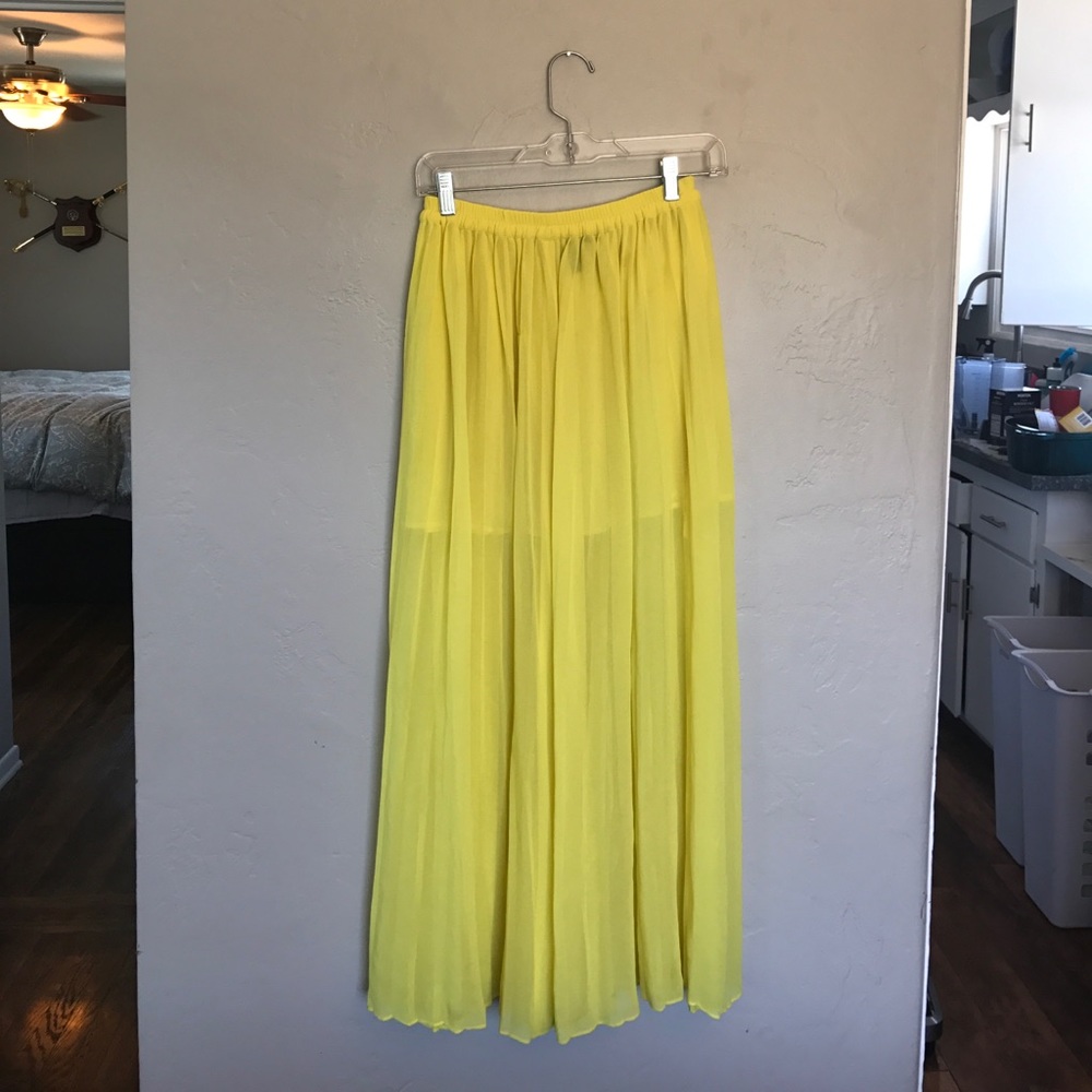 🎀SOLD🎀 Yellow Victoria's Secret Maxi skirt