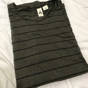 NWOT Wide neck, longer fit linen&cotton blend tee