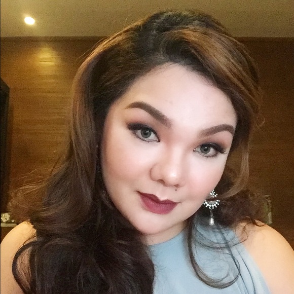 Meet your Posher, Cindy! - Picture 2 of 3