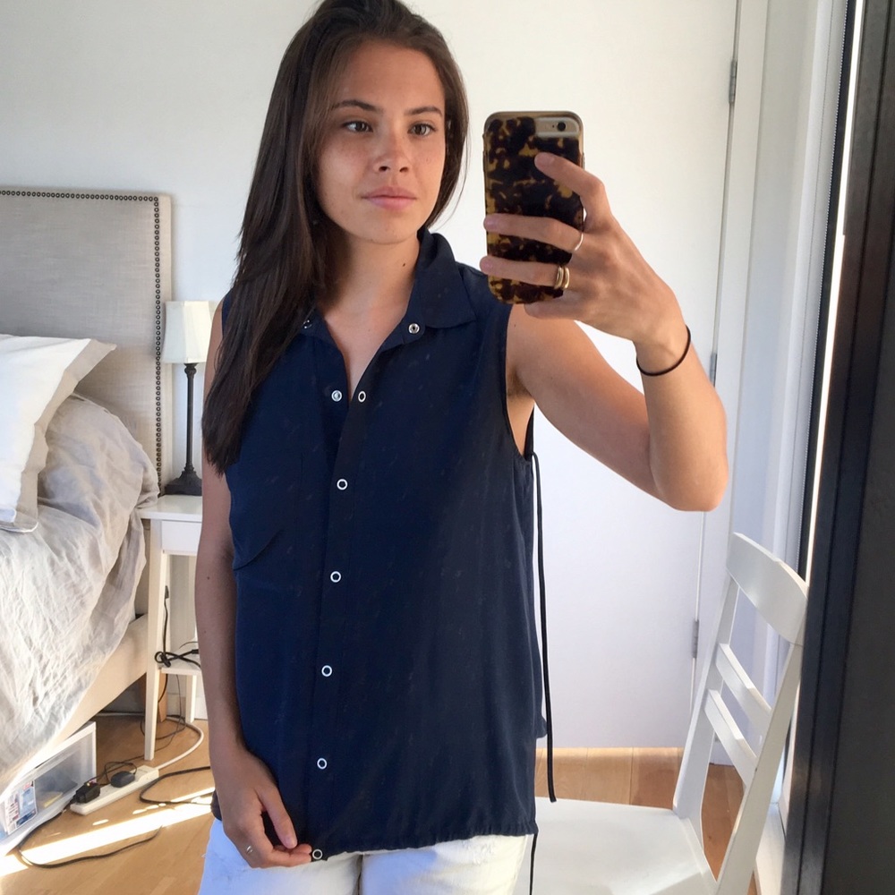 Beautiful silk Club Monaco top