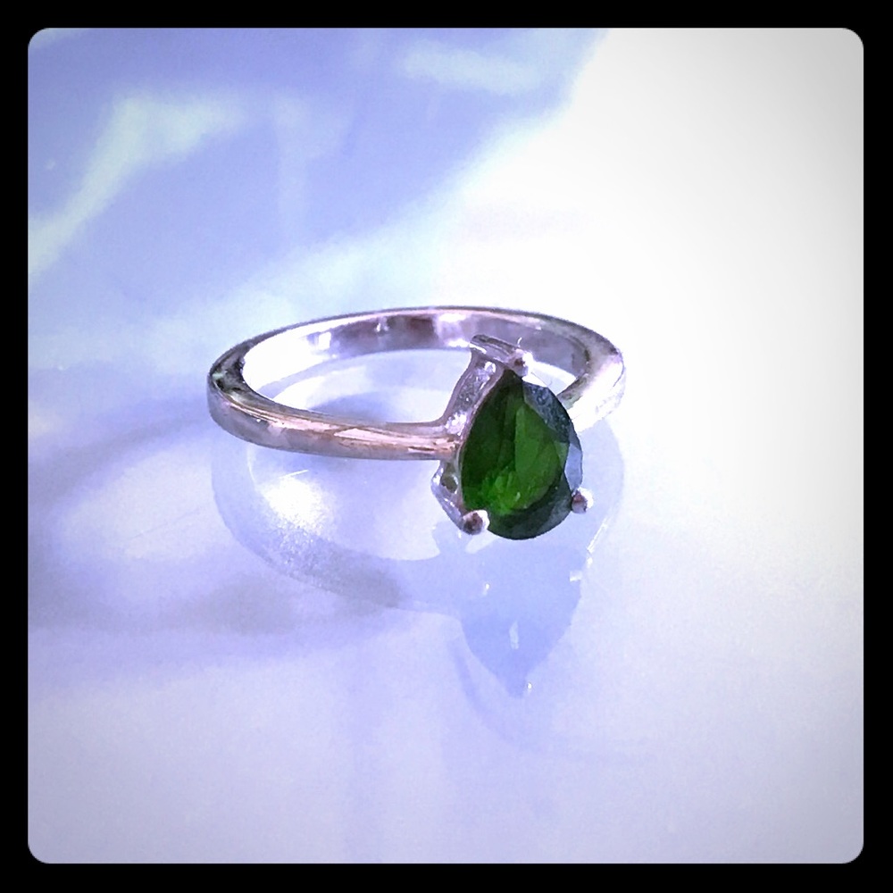 Chrome Russian Diopside pear shape ring