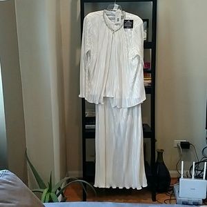 4x Ivory pleated skirt, camisole,  jacket ensemble
