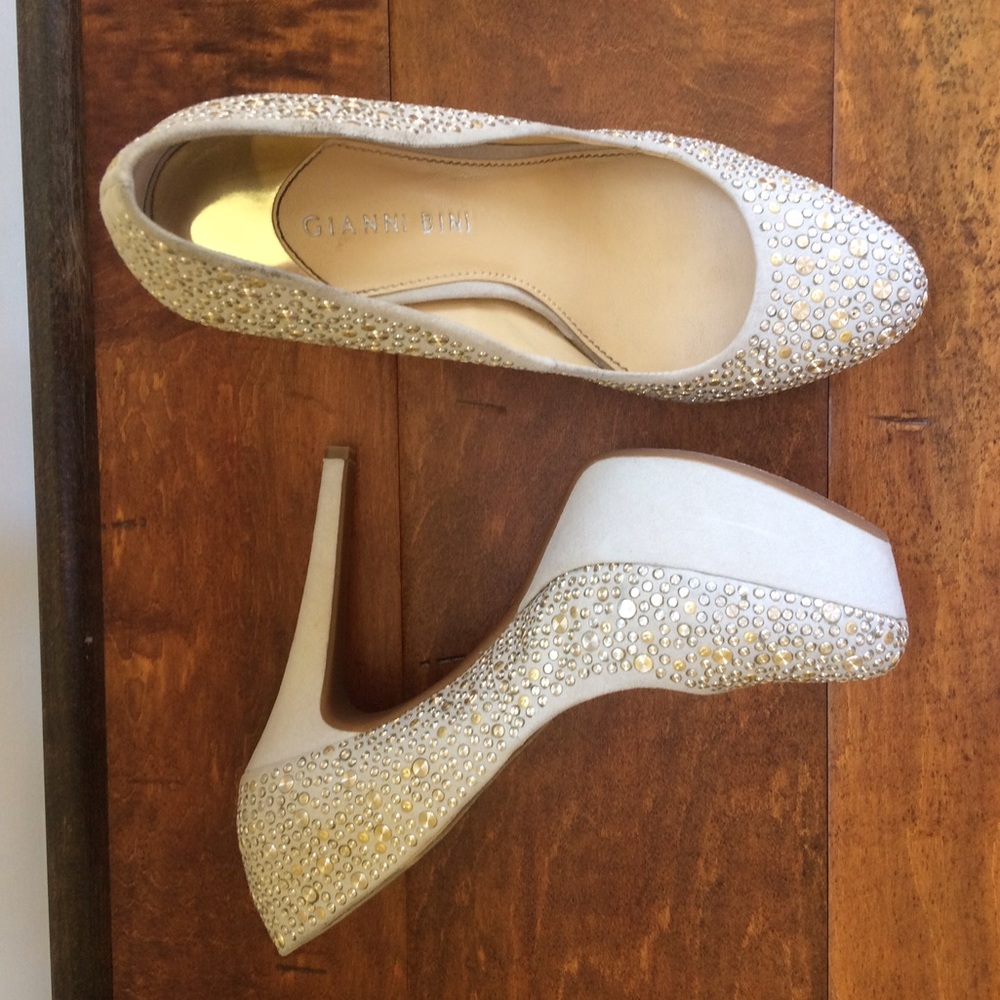 Gianni Bini Dark Vannah Heels