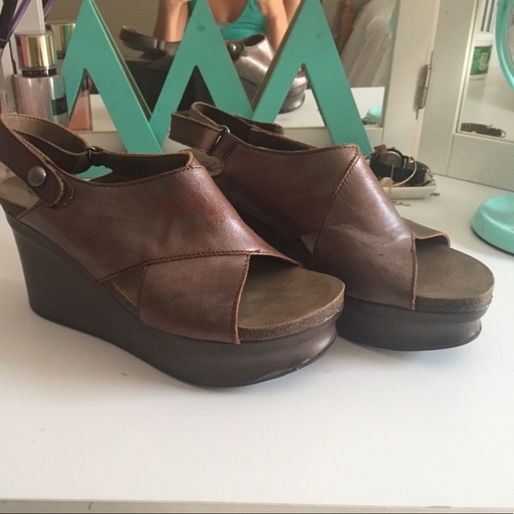 OTBT wedges size 8 1/2 - Picture 1 of 3