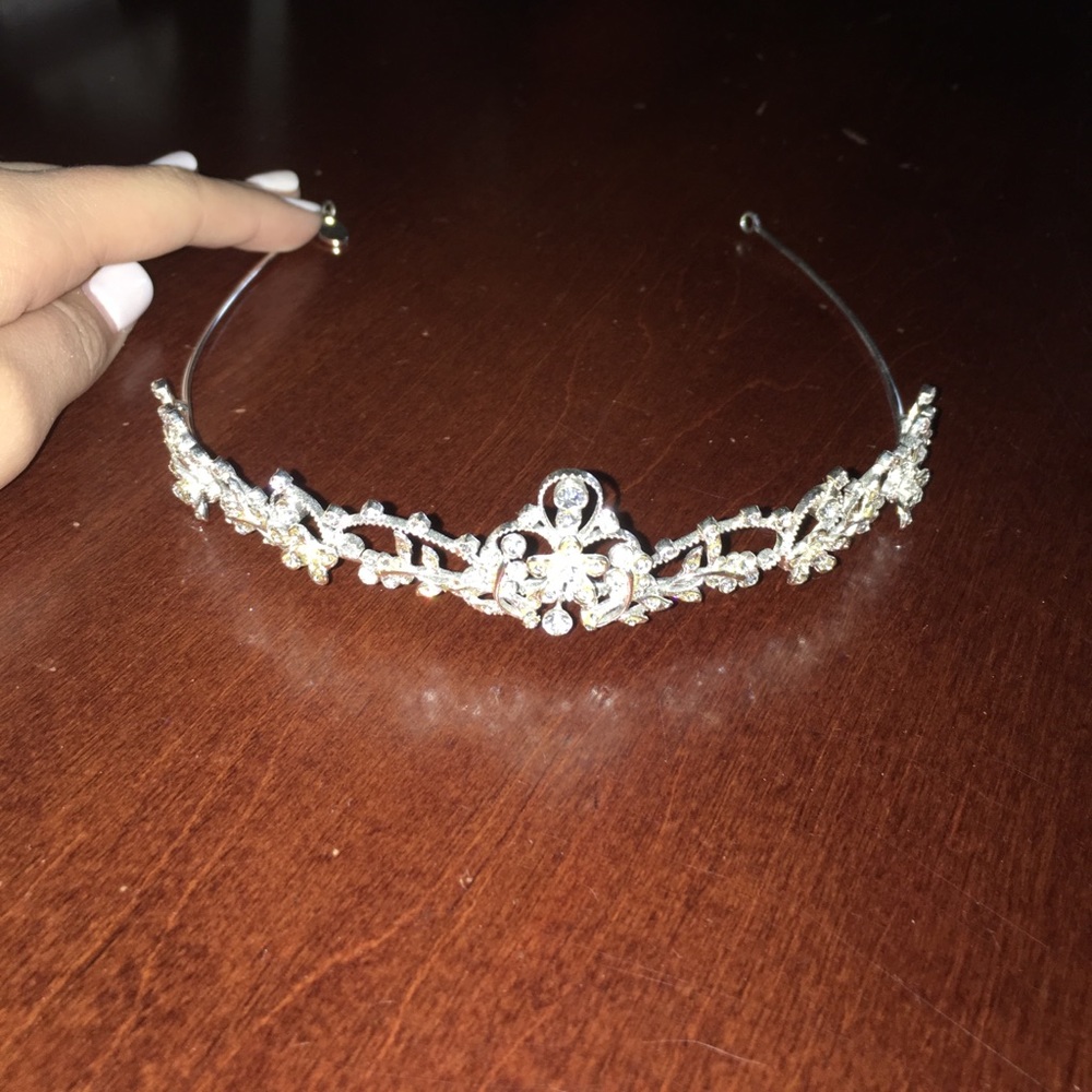 A tiara.