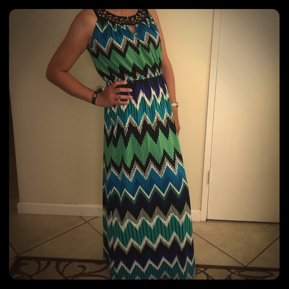 Chevron print Maxi dress -free necklace w/purchase