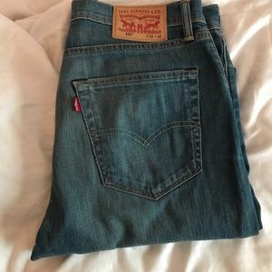 Levi's 522 tapered slim fit